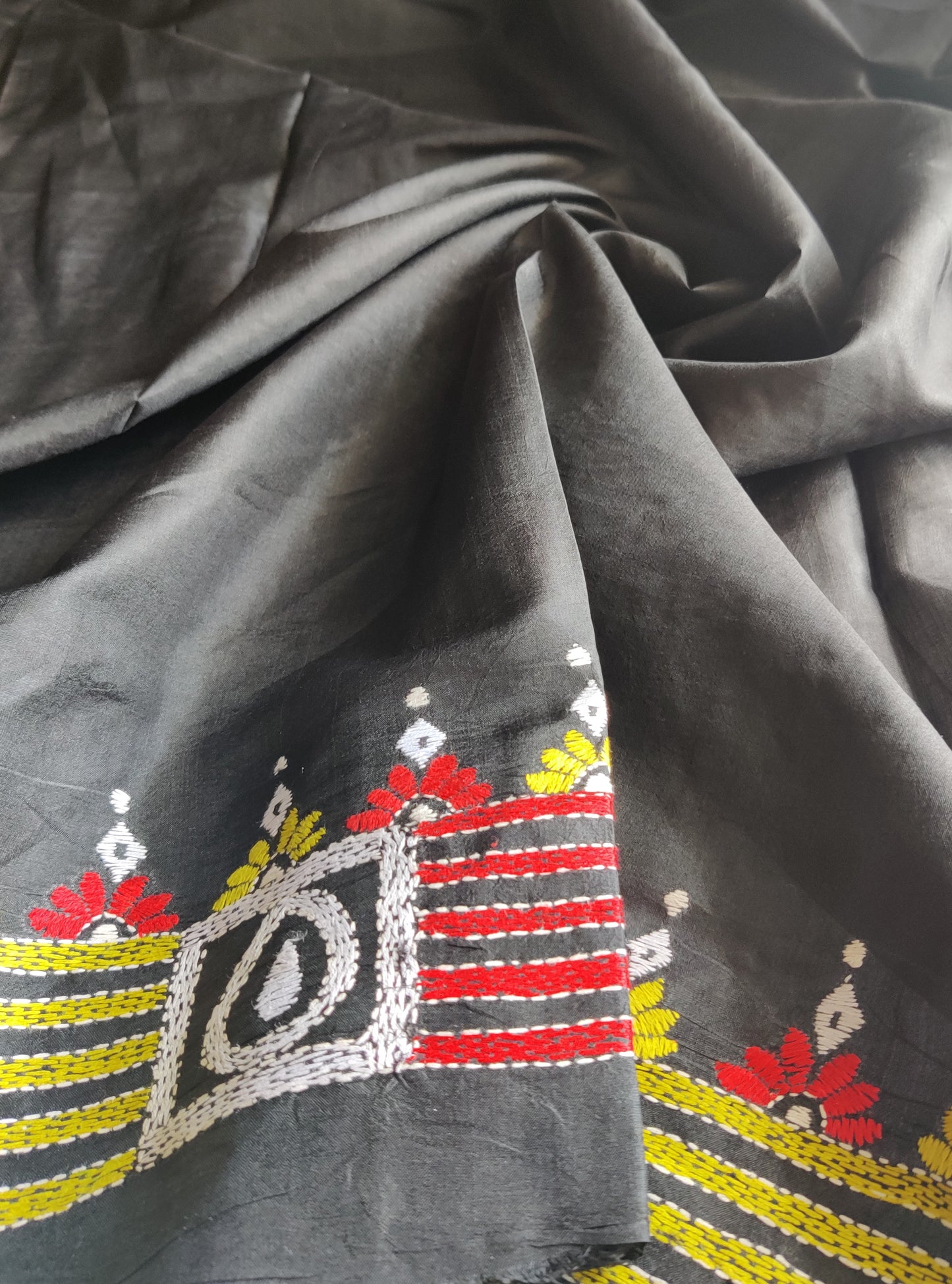 Black bangalore silk Flower motif Kantha