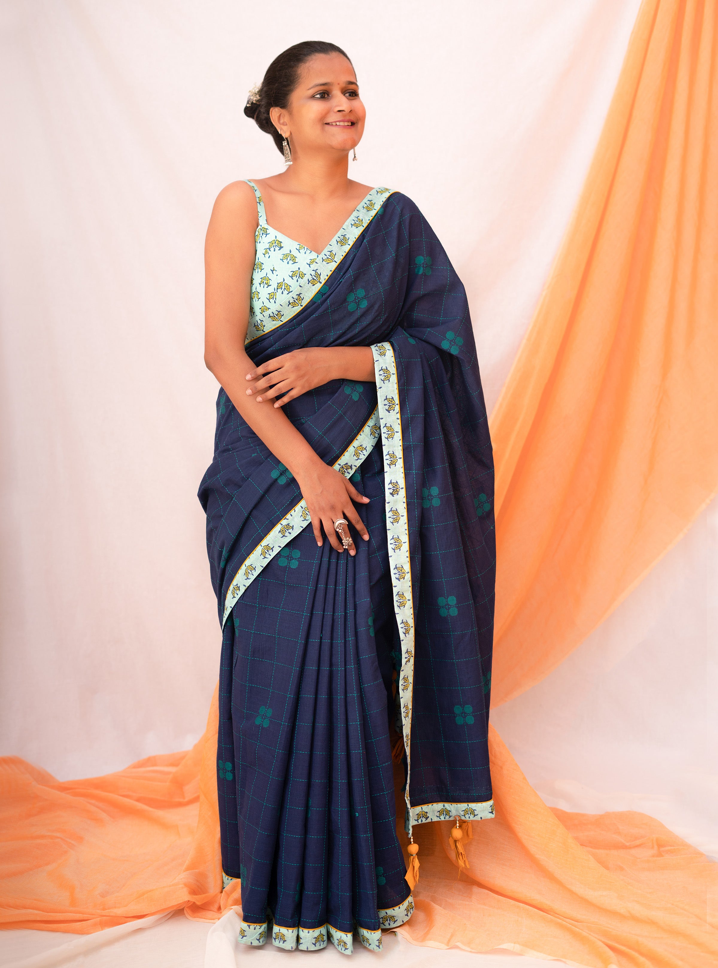South cotton saree with traditional zari border – Nivi- Weaving Traditions